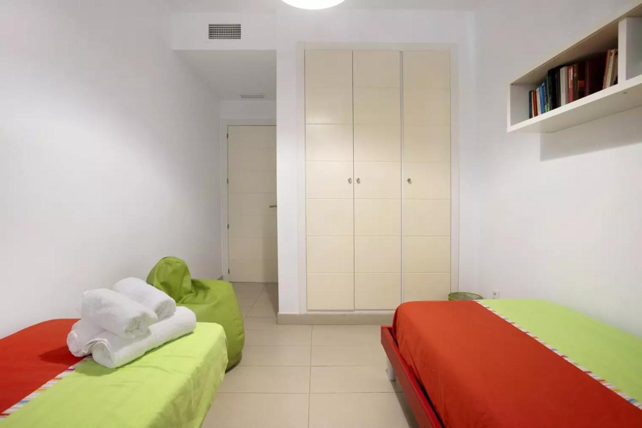 Malaga Campus Apartment Parking Included Exterior photo