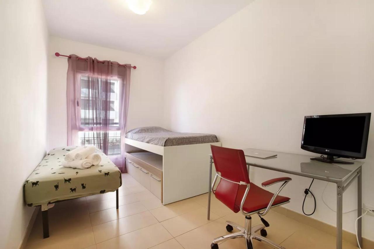 Malaga Campus Apartment Parking Included Exterior photo