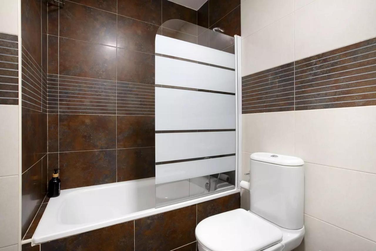 Malaga Campus Apartment Parking Included Exterior photo