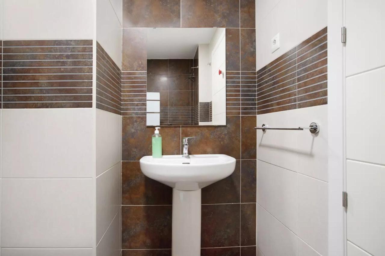 Malaga Campus Apartment Parking Included Exterior photo