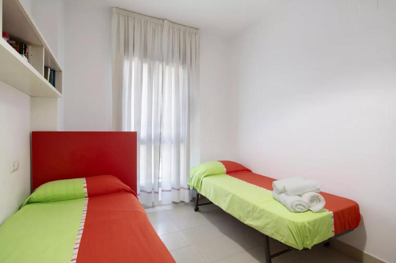 Malaga Campus Apartment Parking Included Exterior photo